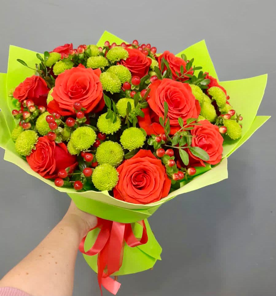 Букет цветов из: Хризантемы и Розы в Мохсоголлохе