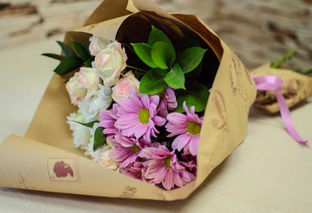 Букет цветов из: Розы и Хризантемы в Мохсоголлохе