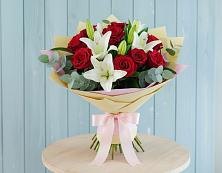 Букет цветов из:  Лилии и Розы в Мохсоголлохе