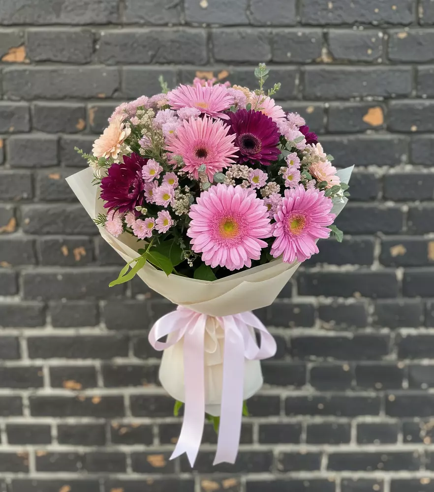 Букет цветов из: Герберы и Хризантемы в Мохсоголлохе