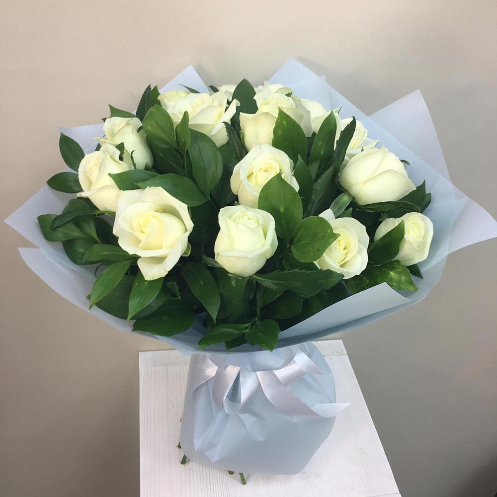 Букет 15 Белых роз Проуд в Мохсоголлохе