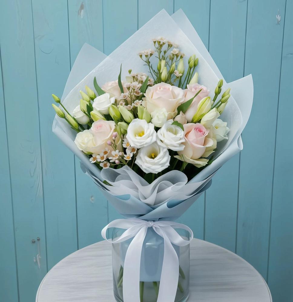 Букет цветов из: Розы и Лизиантусы в Мохсоголлохе