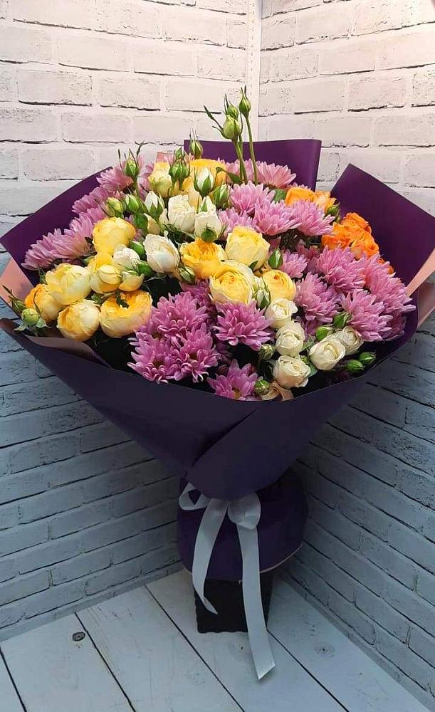 Букет цветов из: Хризантемы и Розы в Мохсоголлохе
