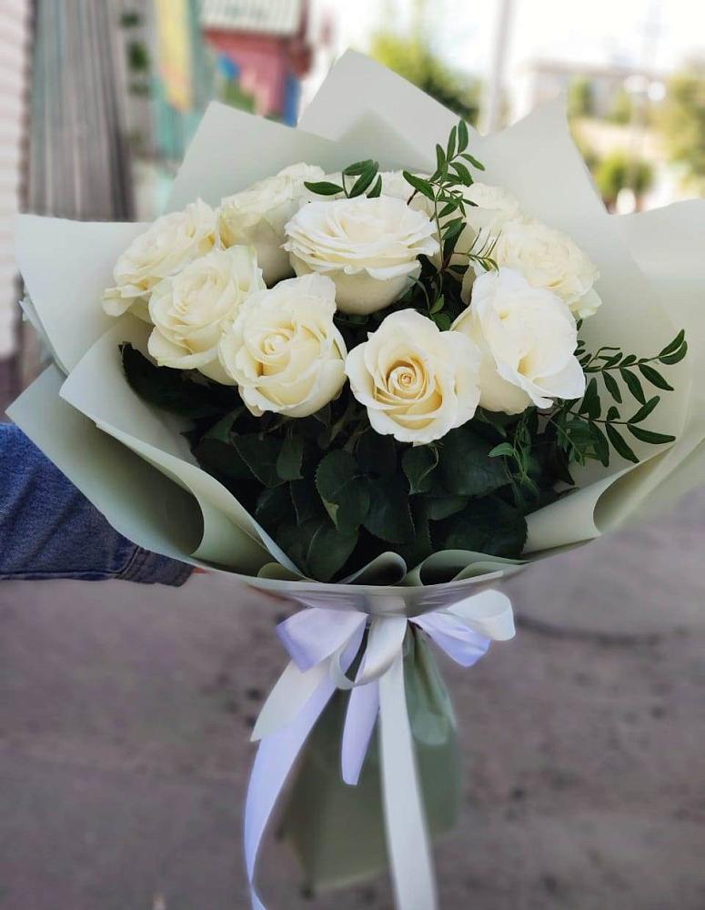Букет Белые розы Проуд в Мохсоголлохе
