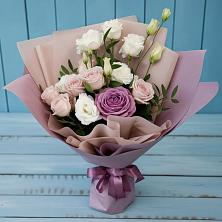 Букет цветов из:  Розы и Лизиантусы в Мохсоголлохе