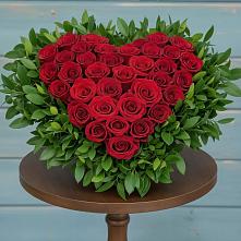 Цветочная композиция из Розы в виде сердца в Мохсоголлохе