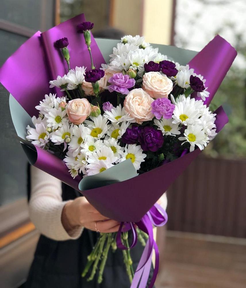 Букет цветов из: Хризантемы, Гвоздики и Розы в Мохсоголлохе