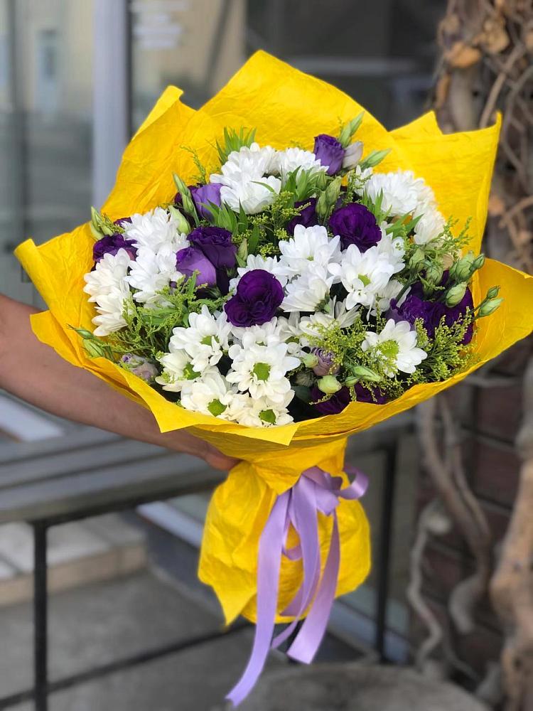 Букет цветов из: Ирисы, Хризантемы и Ромашки в Мохсоголлохе