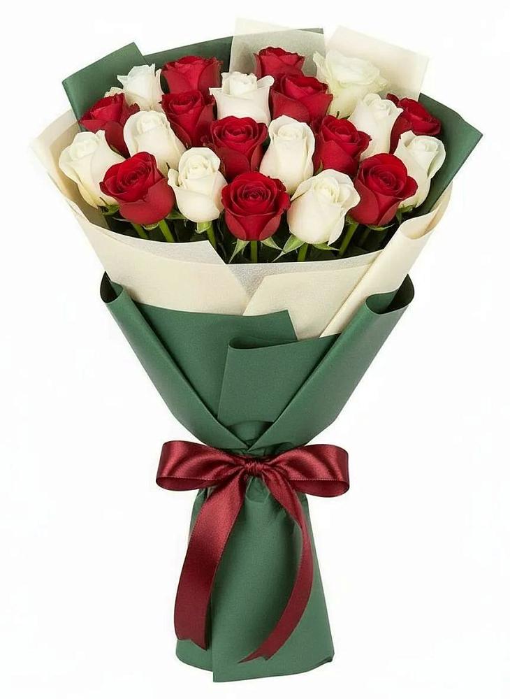 Букет Микс из красных и белых роз в Мохсоголлохе