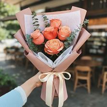 Букет цветов из:  Розы в Мохсоголлохе