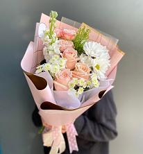 Букет цветов из:  Хризантемы и Розы в Мохсоголлохе