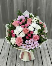 Букет цветов из:  Альстромерии, Гвоздики, Розы и Хризантемы в Мохсоголлохе