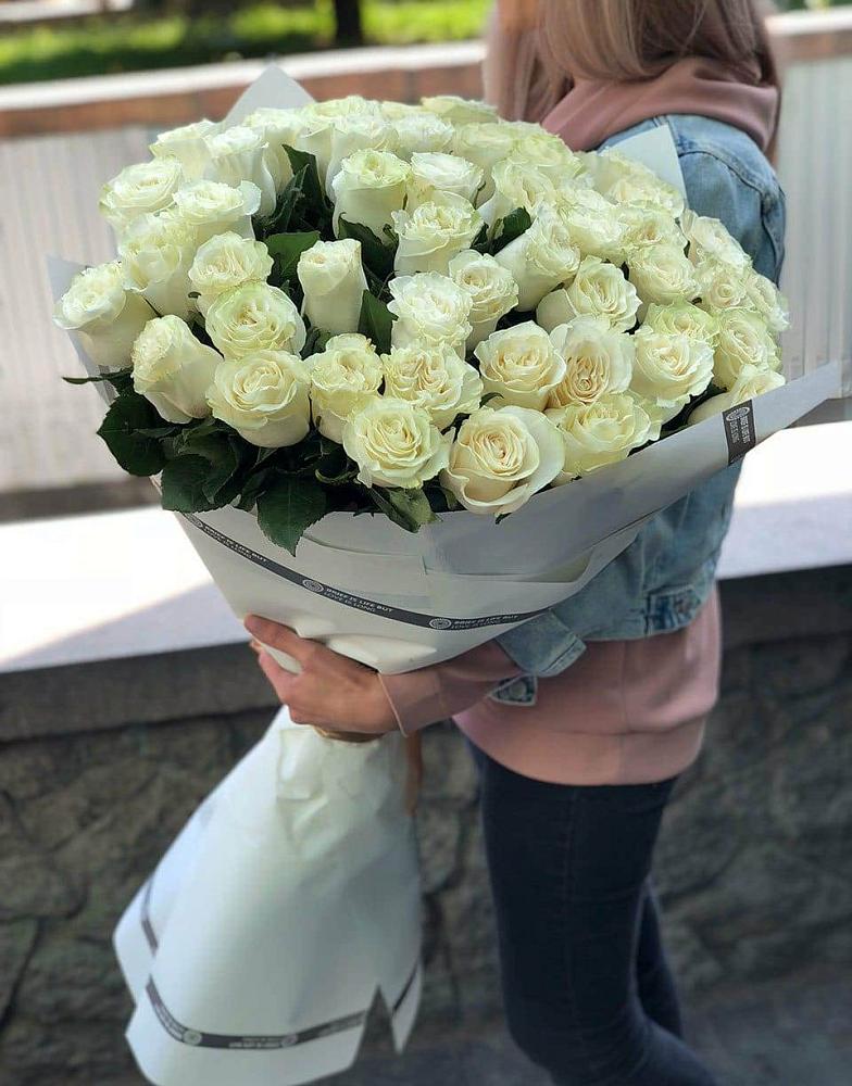 35 Белых роз в Мохсоголлохе Букет 35 Белых роз в Мохсоголлохе