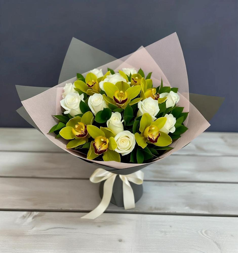 Букет цветов из: Орхидеи и Розы в Мохсоголлохе