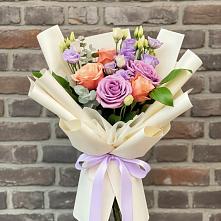 Букет цветов из:  Лизиантусы и Розы #REPLACE_PRED# Мохсоголлохе