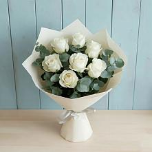 Букет Белые розы в Эвкалипте в Мохсоголлохе