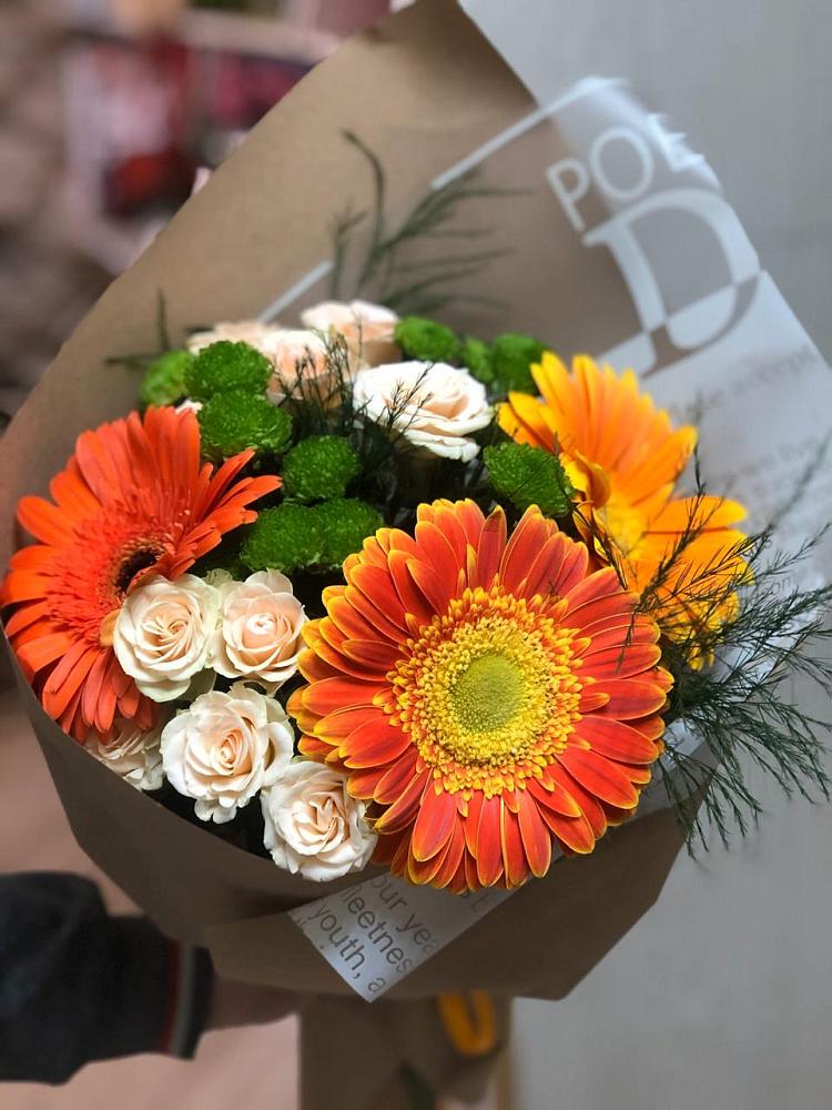 Букет цветов из: Герберы, Хризантемы и Розы в Мохсоголлохе
