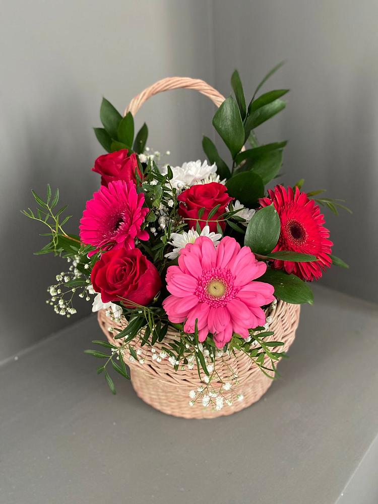 Цветочная композиция из Розы, Хризантемы и Герберы в корзине в Мохсоголлохе