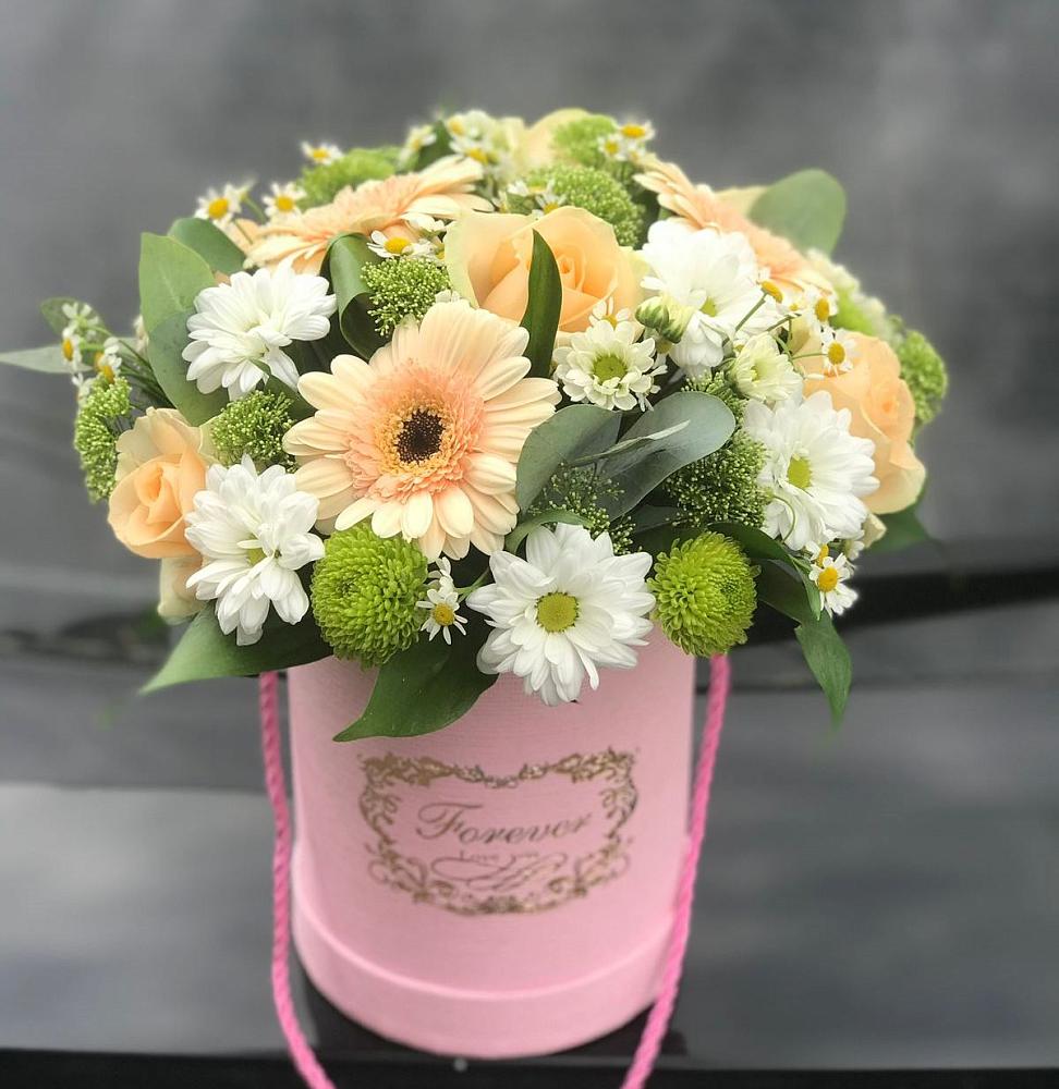 Цветочная композиция из Розы, Герберы и Хризантемы в шляпной коробке в Мохсоголлохе