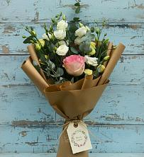 Букет цветов из:  Розы и Лизиантусы в Мохсоголлохе