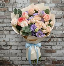 Букет цветов из:  Розы, Лизиантусы и Гвоздики #REPLACE_PRED# Мохсоголлохе