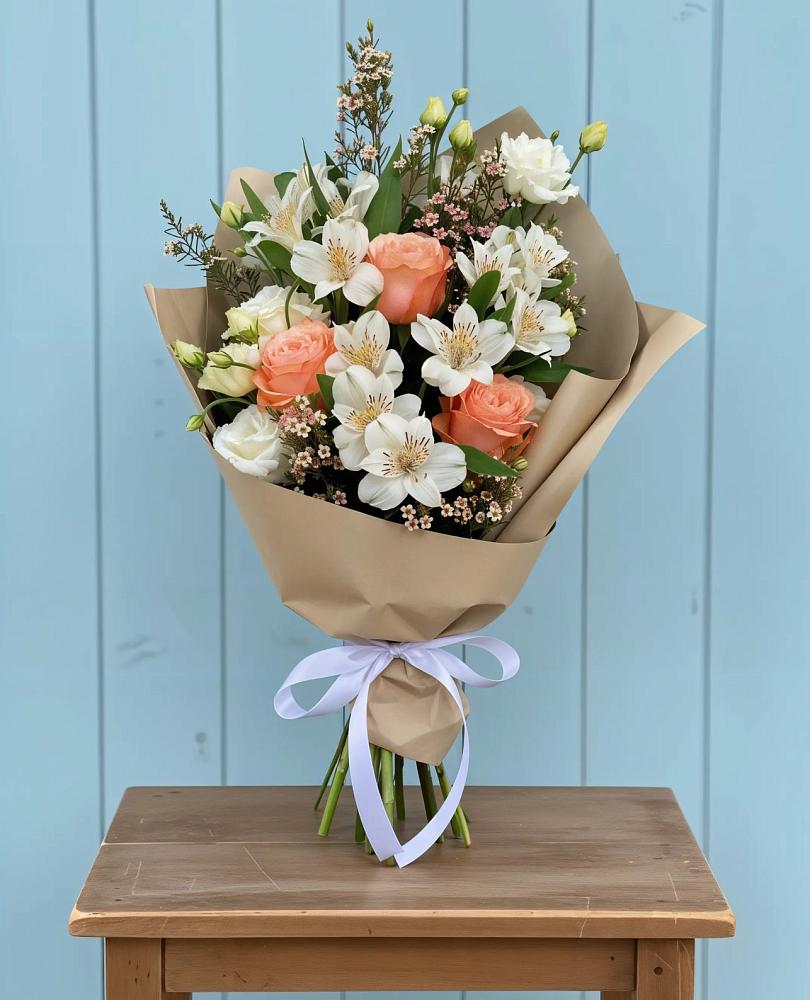 Букет цветов из: Альстромерии, Лизиантусы, Розы и Хризантемы в Мохсоголлохе