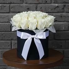 Цветочная композиция из Розы в шляпной коробке в Мохсоголлохе