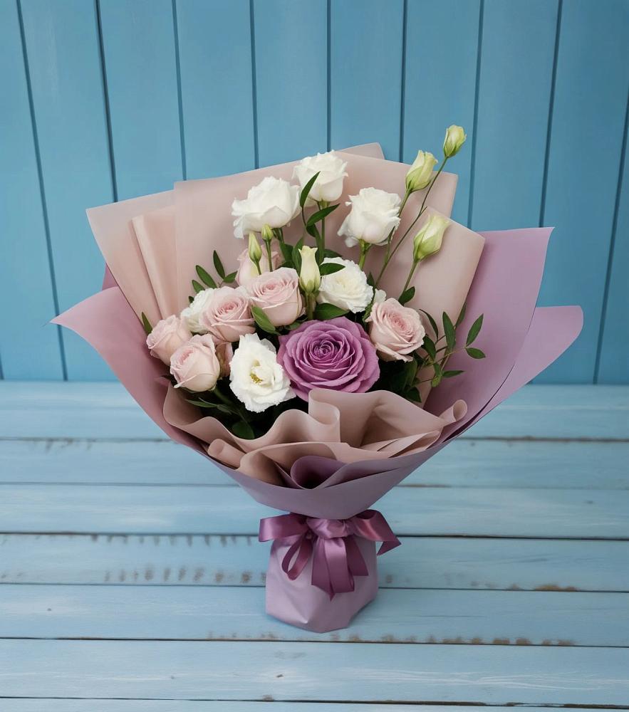 Букет цветов из: Розы и Лизиантусы в Мохсоголлохе